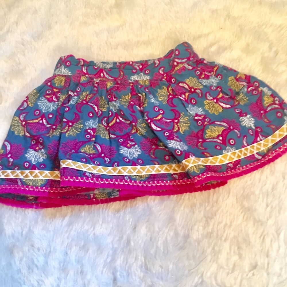 OSHKOSH  pocketed embroidered skirt  12M